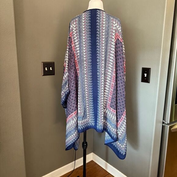 Japna Paisley Kimono in Blue and White - Picture 6 of 8